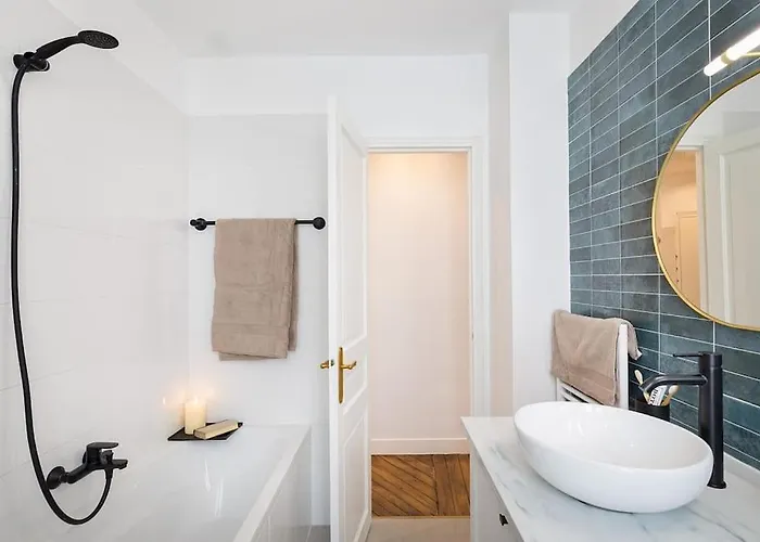 Sirene - 2 A Batignolles * Paris