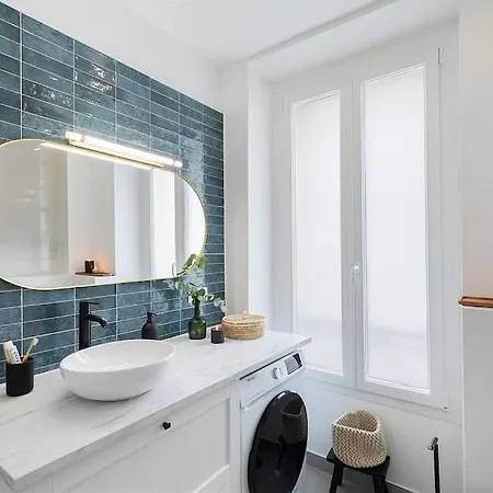 Sirene - 2 A Batignolles * Paris
